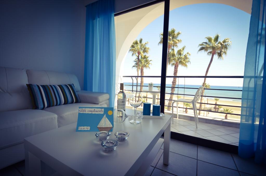 Krasas Beach Apartment Rentals Larnaca Oda fotoğraf