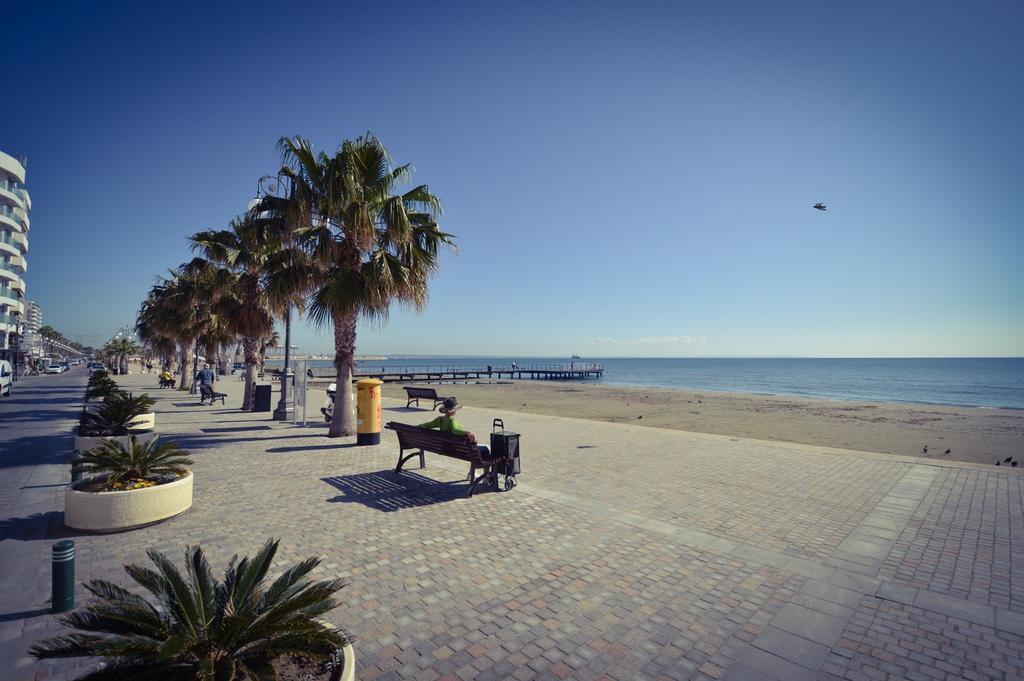 Krasas Beach Apartment Rentals Larnaca Oda fotoğraf
