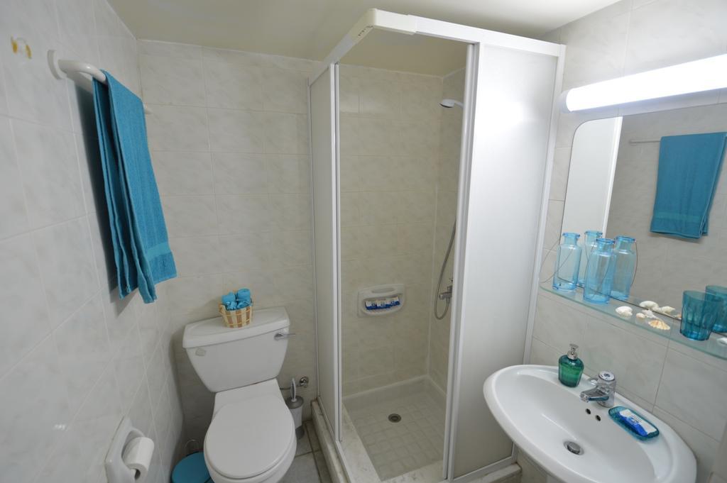 Krasas Beach Apartment Rentals Larnaca Oda fotoğraf